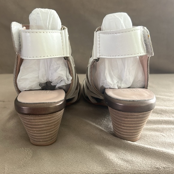 Spring Step - Picture 4 of 6